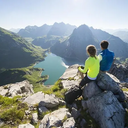 Gaestehaus Zum Baeren Apartment Wald am Arlberg