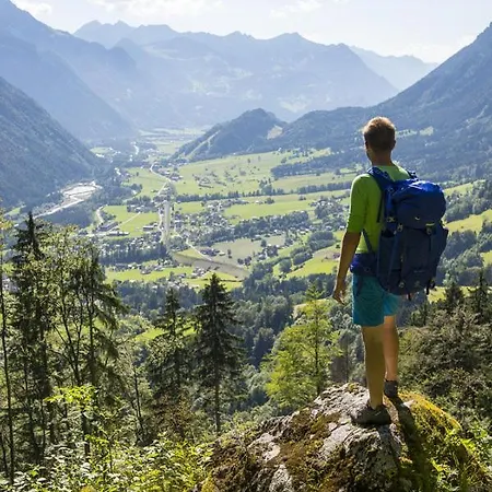 Gaestehaus Zum Baeren * Wald am Arlberg
