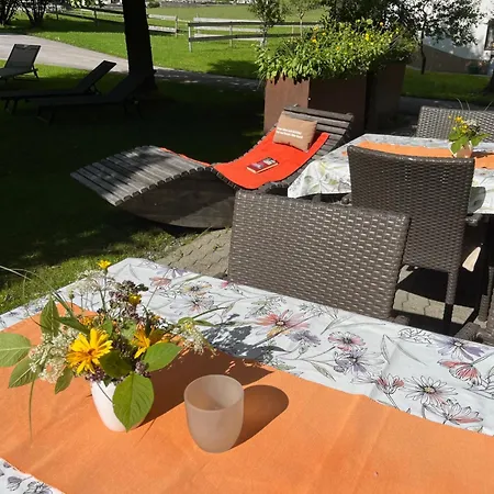 Gaestehaus Zum Baeren Appartement Wald am Arlberg